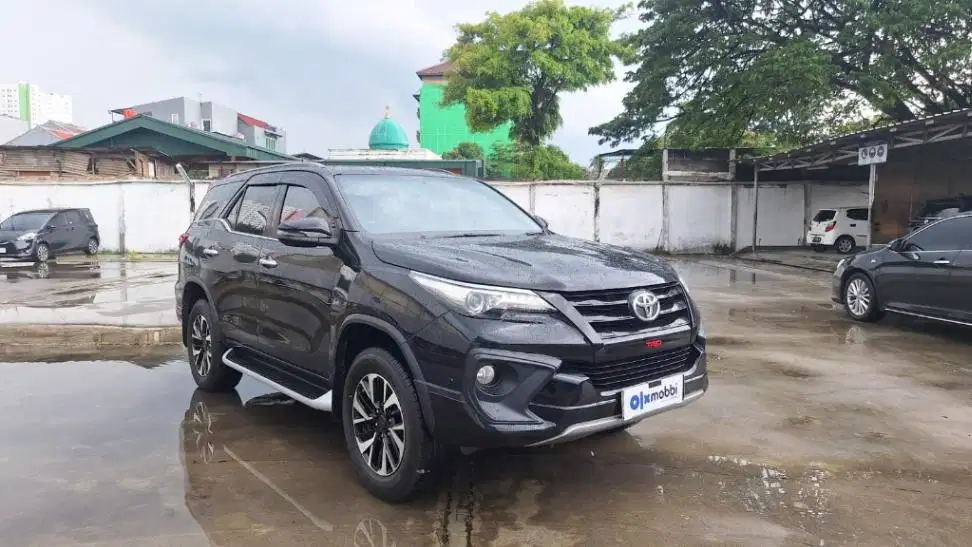 KM Rendah - Toyota Fortuner 2.4 4x2 VRZ TRD Solar-AT 2017