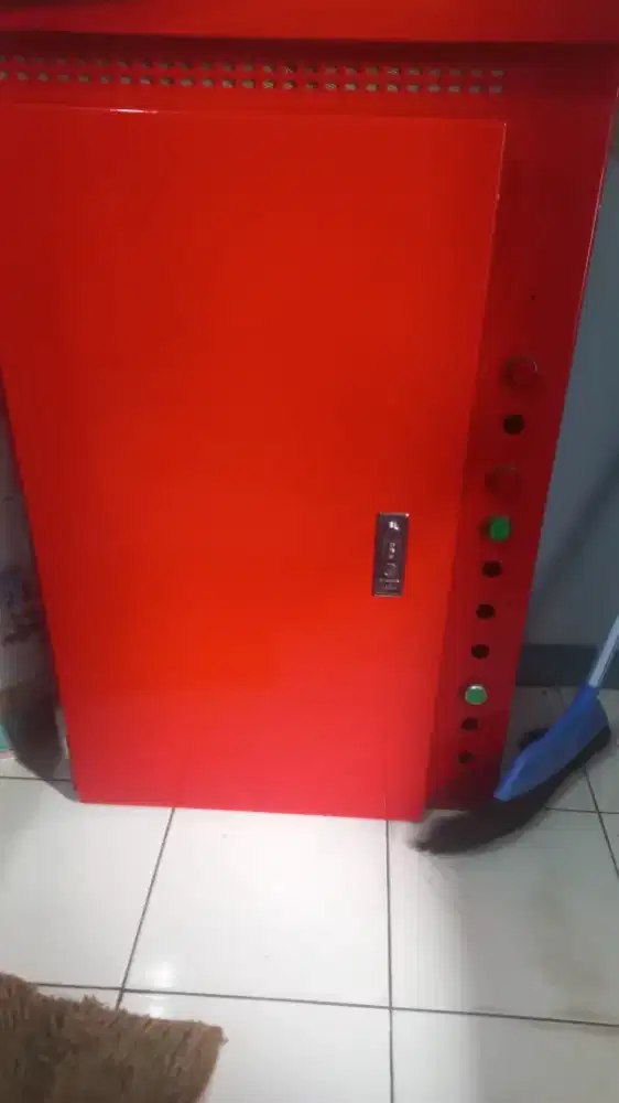 Box panel hydrant