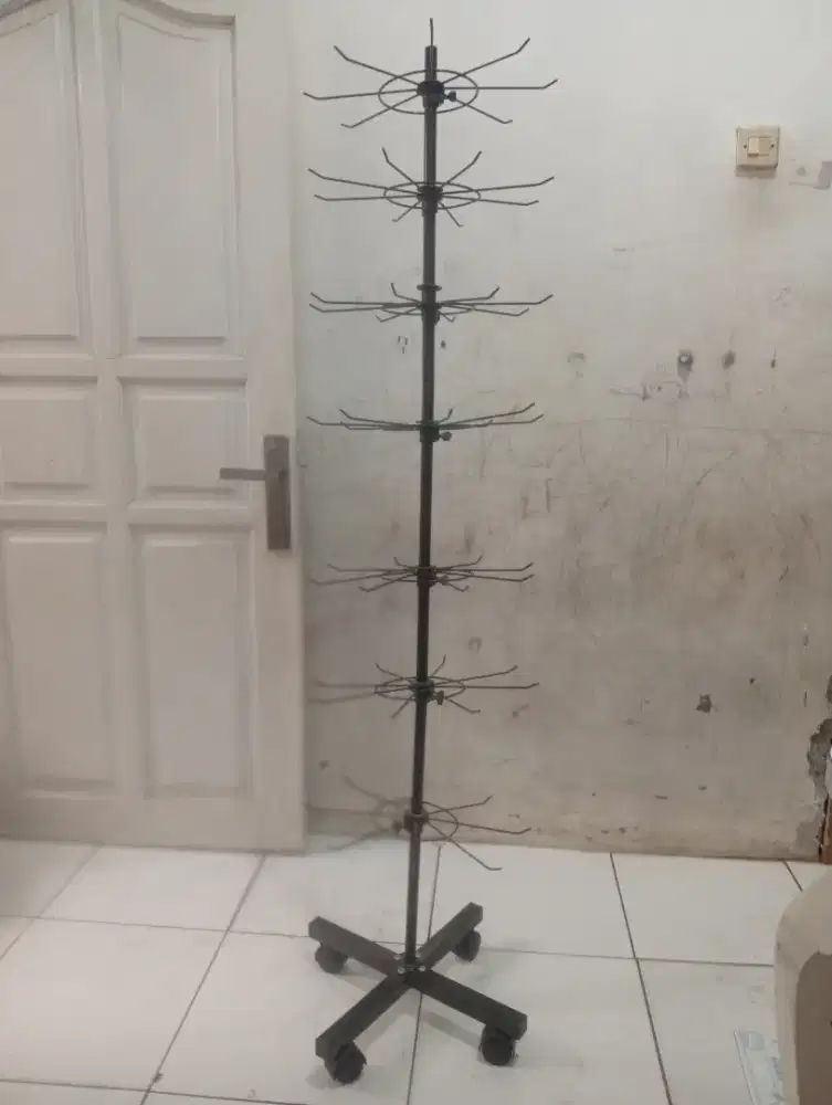 Dijual rak display putar matahari 7 tingkat