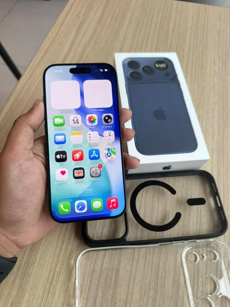 IPHONE 17 PRO 256 GB FULLSET GARANSI IBOX. BARU 2 MINGGU PAKAI