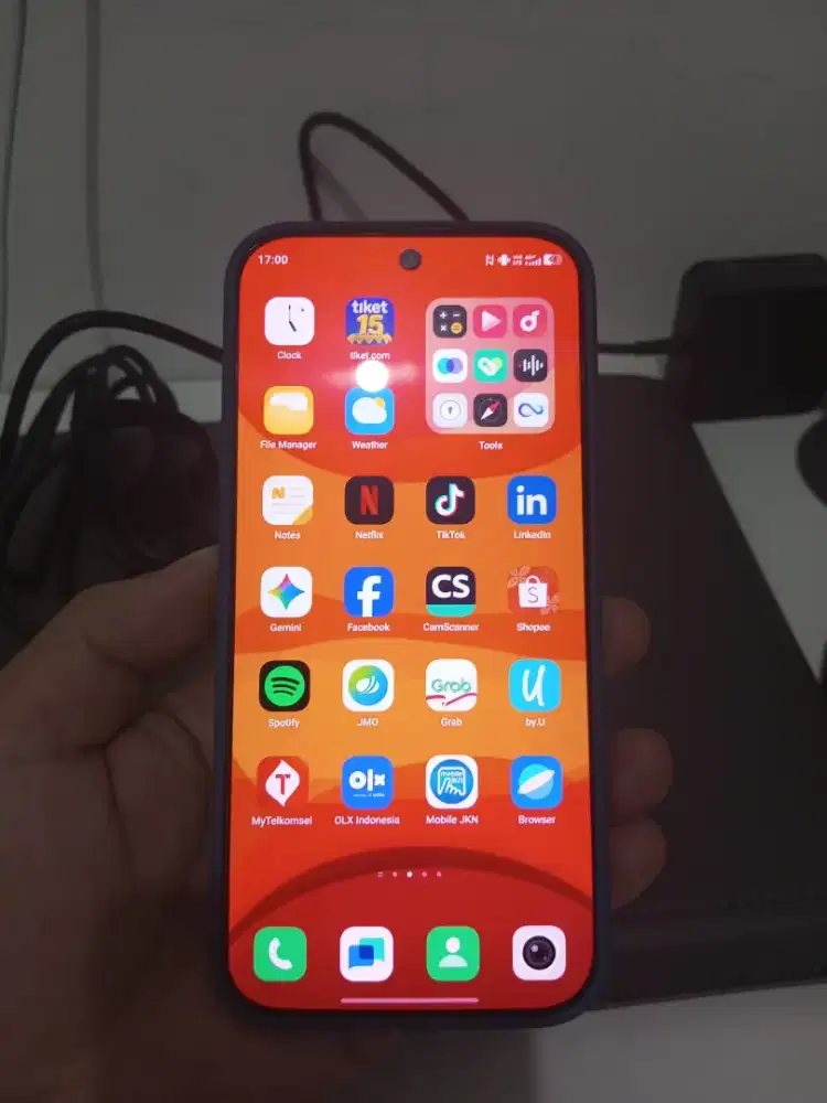 Dijual Cepat Vivo V70 8GB/256 GB warna coklat