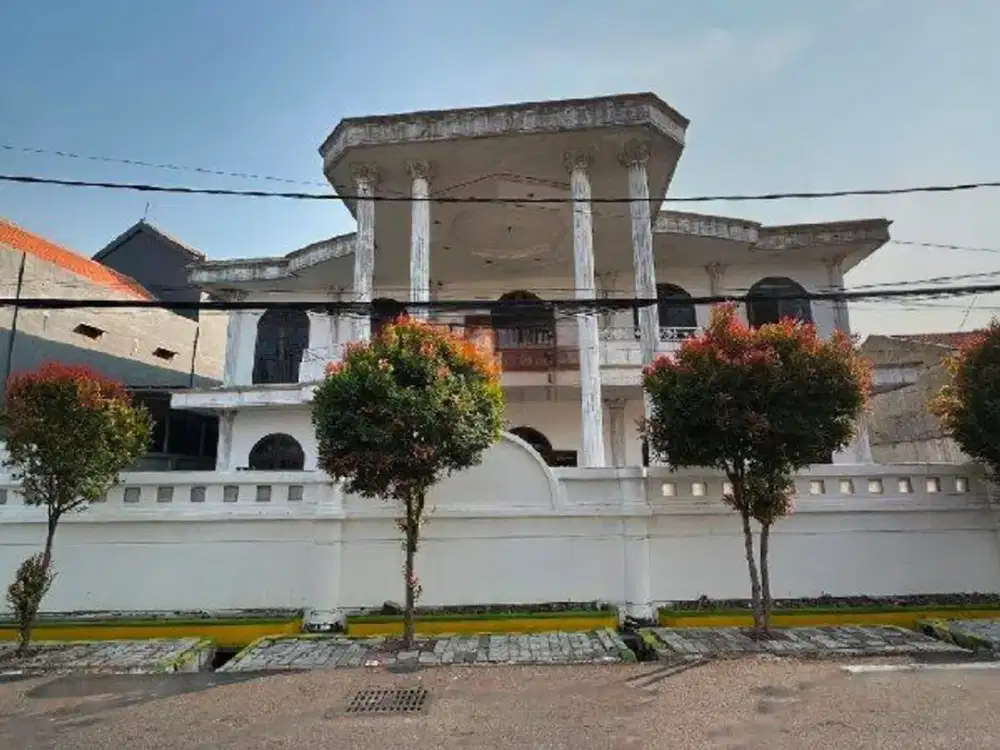 RUMAH MOJOKLANGGRU , Hadap Selatan • SHM • Listrik 7700watt