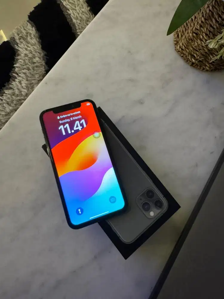 iphone 11 pro 512GB inter all operator non whitelist