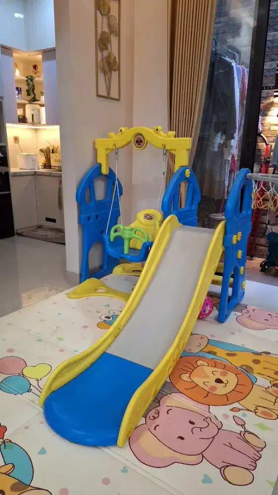 AYUNAN + PEROSOTAN ANAK MASIH BAGUS + BONUS MAINAN KUDA-KUDAAN