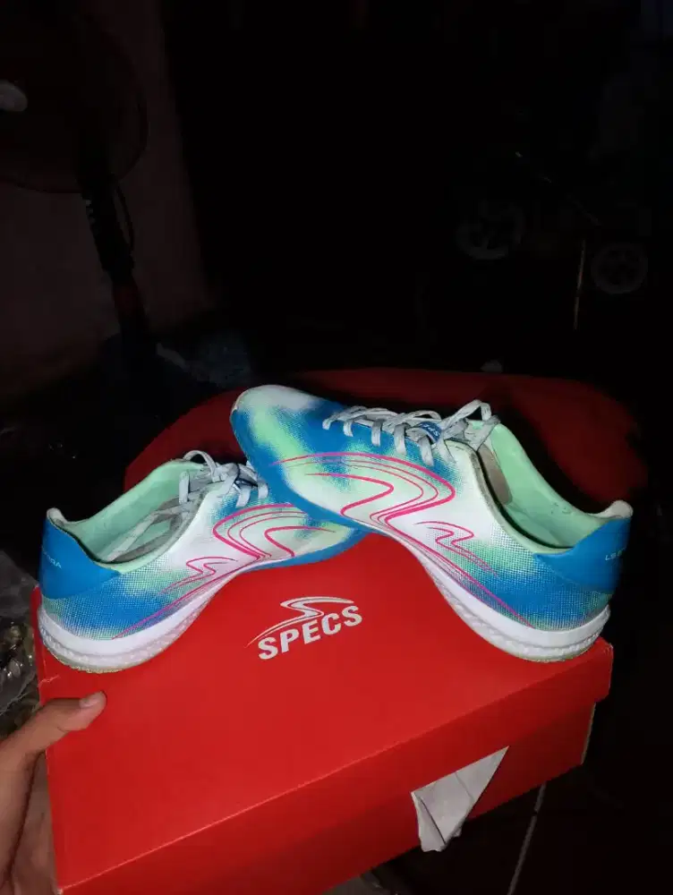 sepatu futsal specs