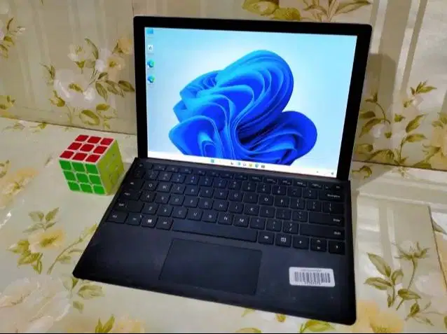 SURFACE PRO 4 I5 GEN6 8/256 LAYAR 12 INCH TOUCHSCREEN *RT