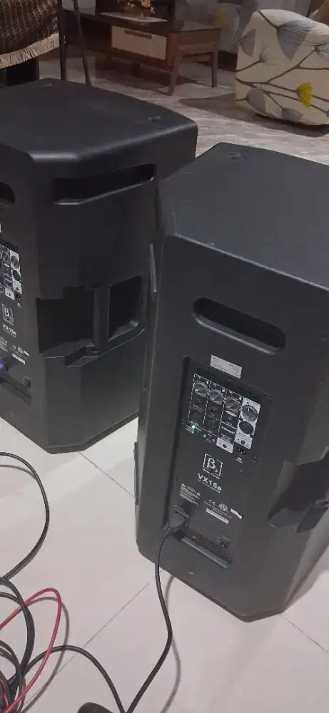 Dasyaat 2 speaker active BETA3 VX15A sempurna no huper yamaha rcf