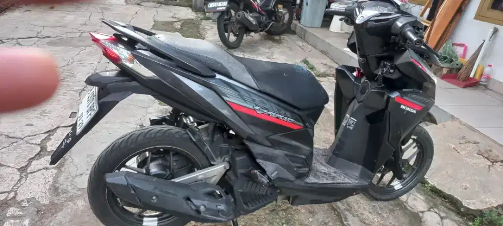 Honda Vario tahun 2018 warna hitam