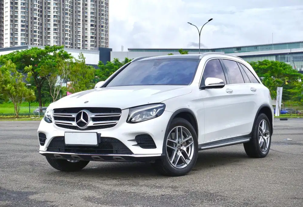 Mercedes-Benz GLC200 AMG X253 2018 Putih Terawat DP Ringan