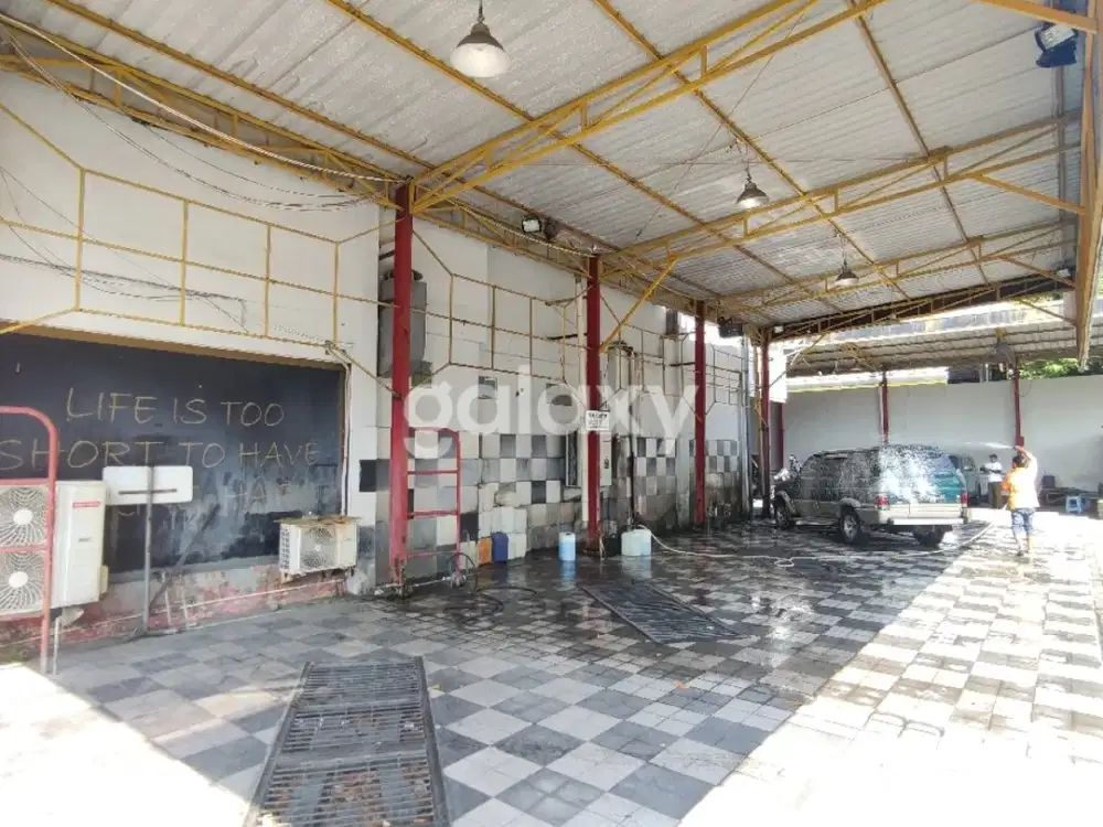 SHOWROOM TEMPAT USAHA SUPER STRATEGIS 0 JALAN RAYA ARIEF RAHMAN HAKIM