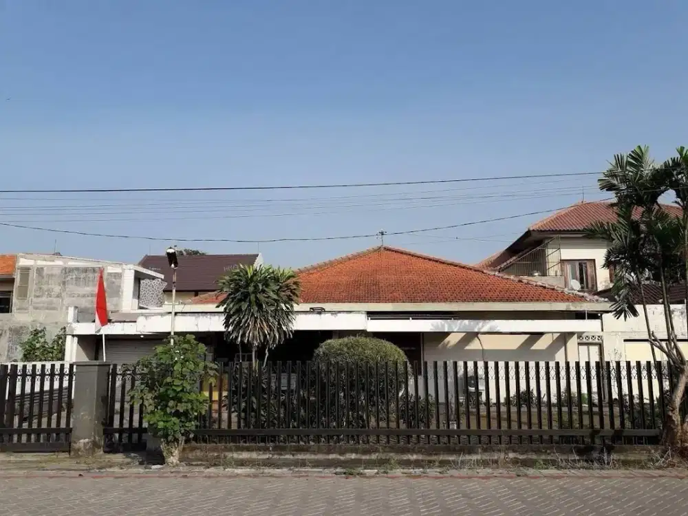 JUAL CEPET MAU PINDAH RUMAH GAYUNG KEBONSARI Hadap Timur PLN 4400 + PDAM