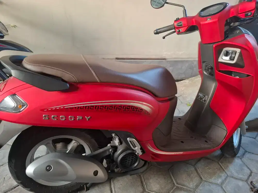Scoopy prestige 2025 merah
