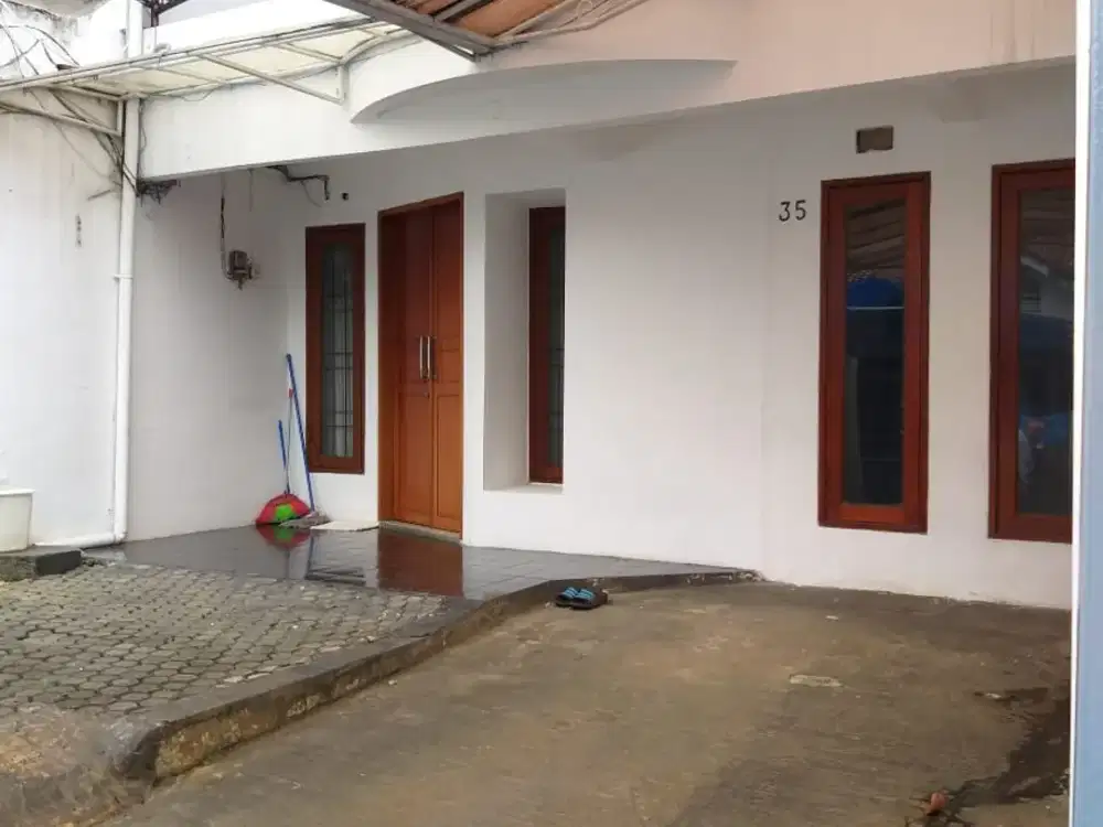 Rumah Pondok indah Lt. 120 m/Lb 200 m 2 Lantai , bisa kantor , sewa 160 jt / thn