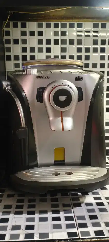 mesin kopi saeco