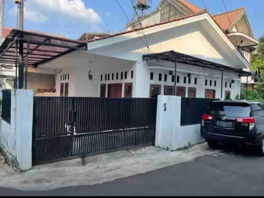 RUMAH CAKEP DI MENTENG DALAM - TEBET