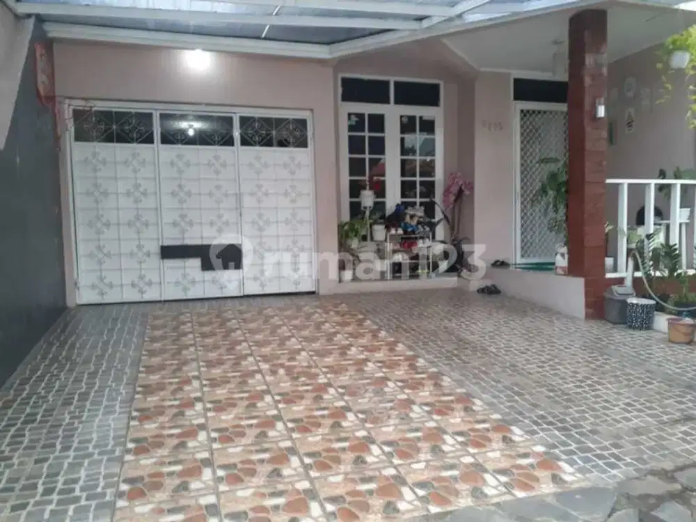 Rumah Siap Huni Fully Furnished Di Megapolitan  Cinere, LT. 240 m