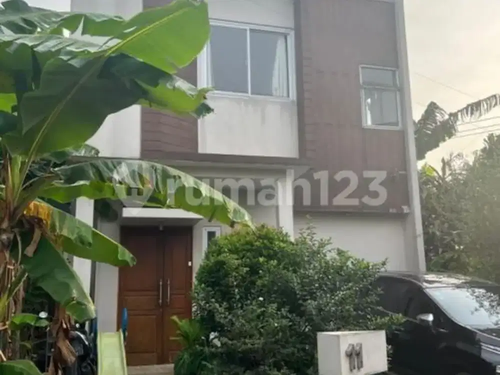 Rumah Terawat Siap Huni Dalam Perumahan Akses Pintu Tol Cibubur