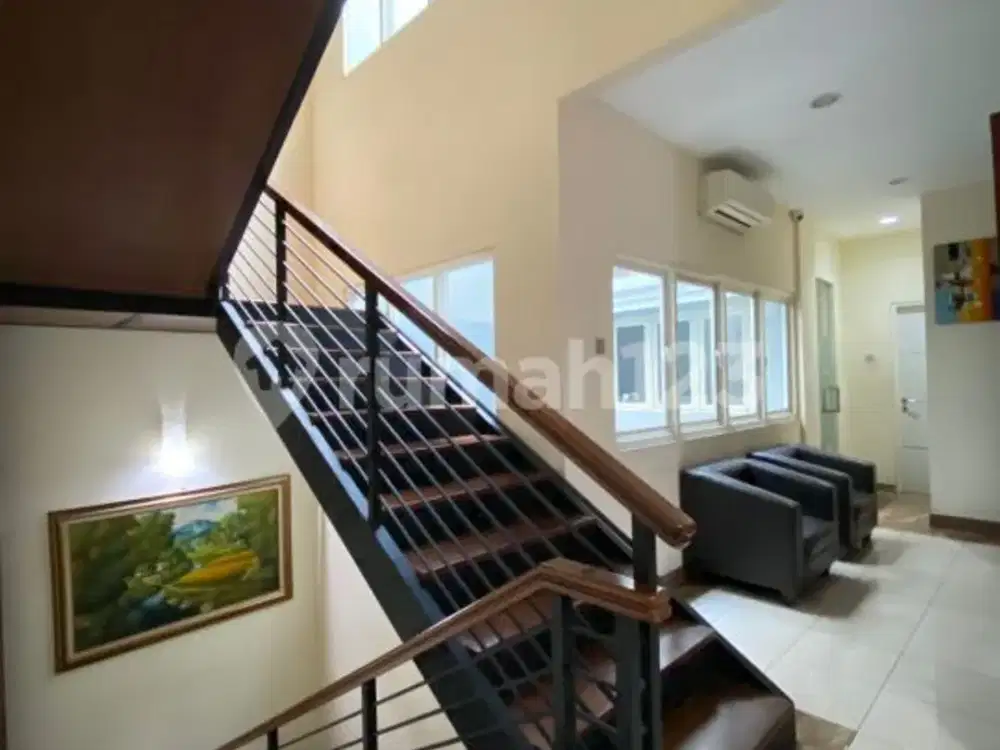 Mini Building 3 Lantai di Ujung Jak Sel, Turun Harga