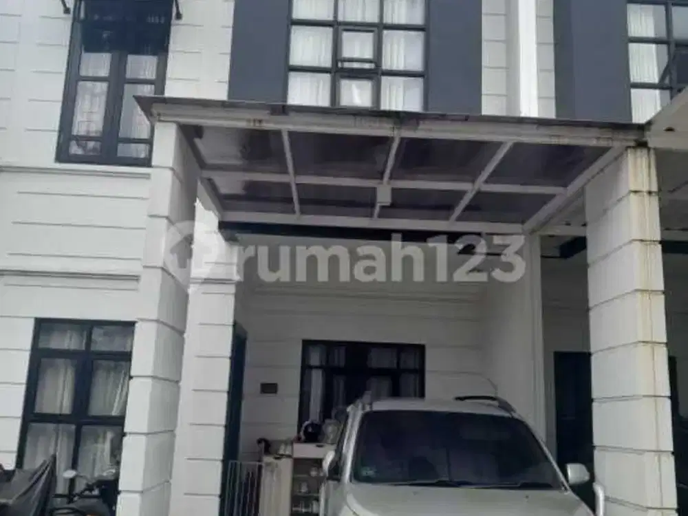 Rumah Dalam Komplek One Gate, Ada Pool, Dekat Pintu Tol & Dekat MRT