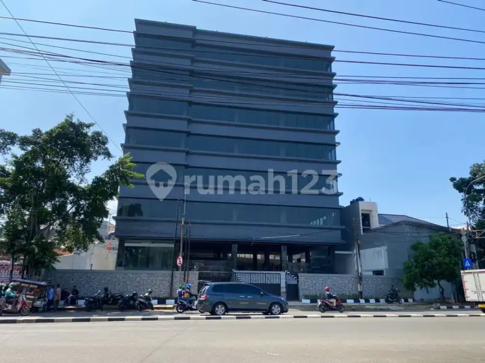 Gedung Baru, Posisi Hook Di Jakarta Selatan