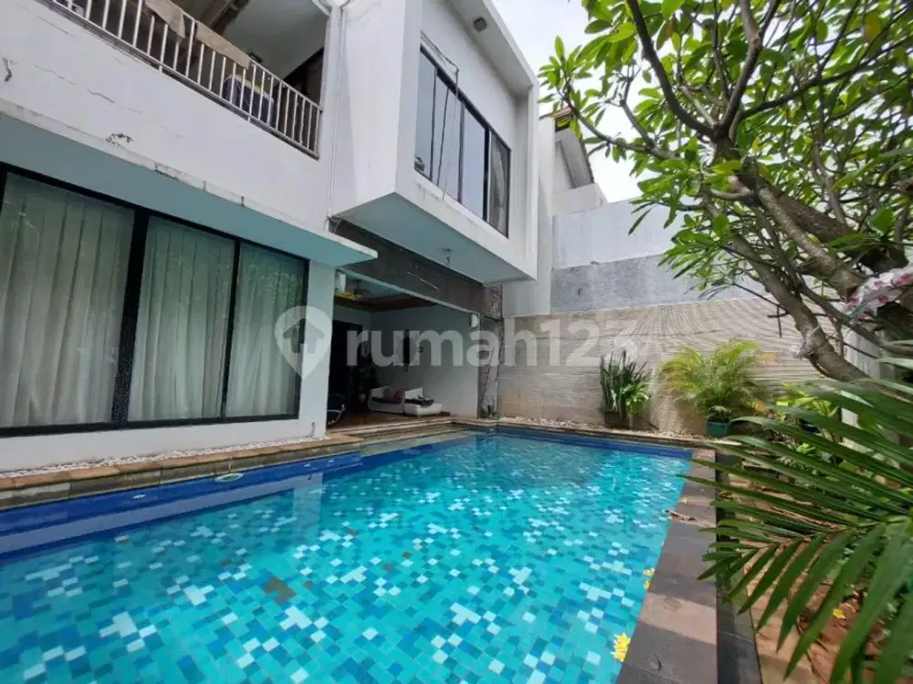 Rumah Istimewa 2 Lantai Ada Kolam Renang Dekat Akses Tol