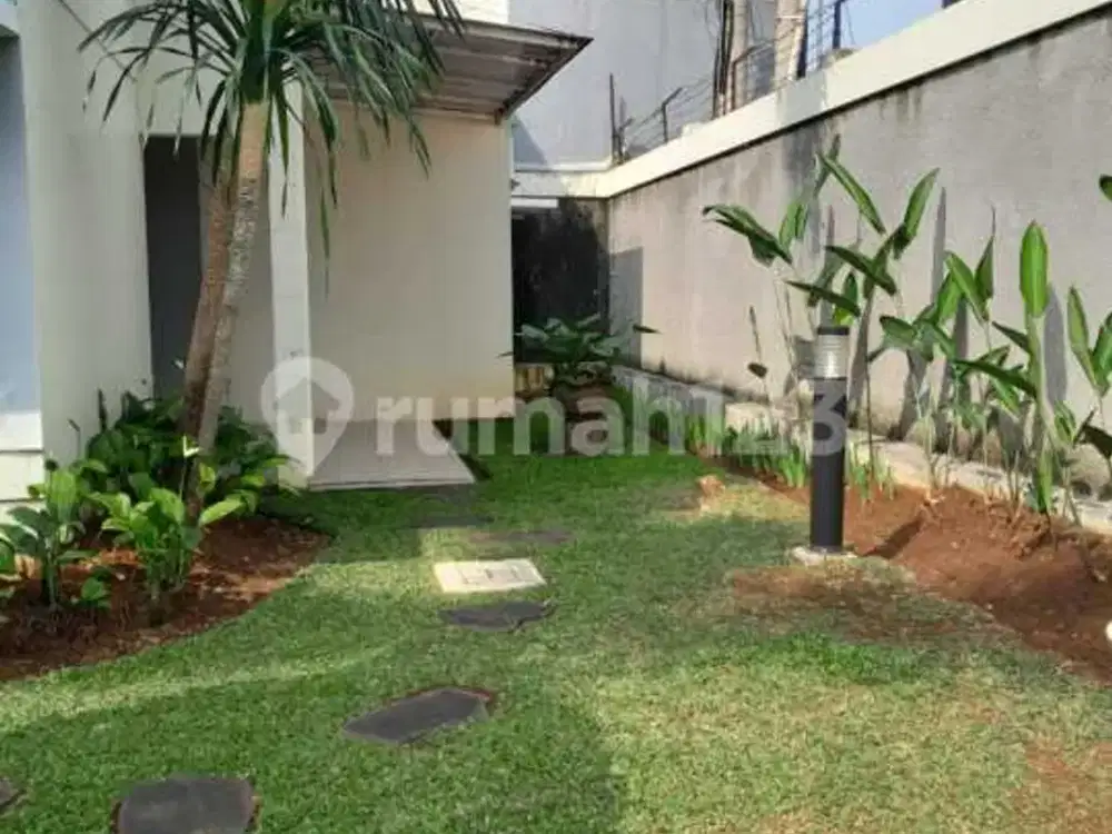 Rumah Teduh Halaman Luas di Depan, Belakang & Samping, Harga Termurah di Krukut, Depok