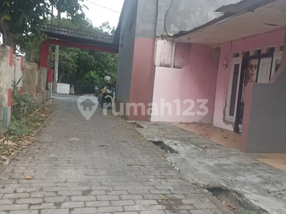 Rumah Kontrakan Hitung Tanah Dekat Pintu Tol Sawangan, Turun Harga