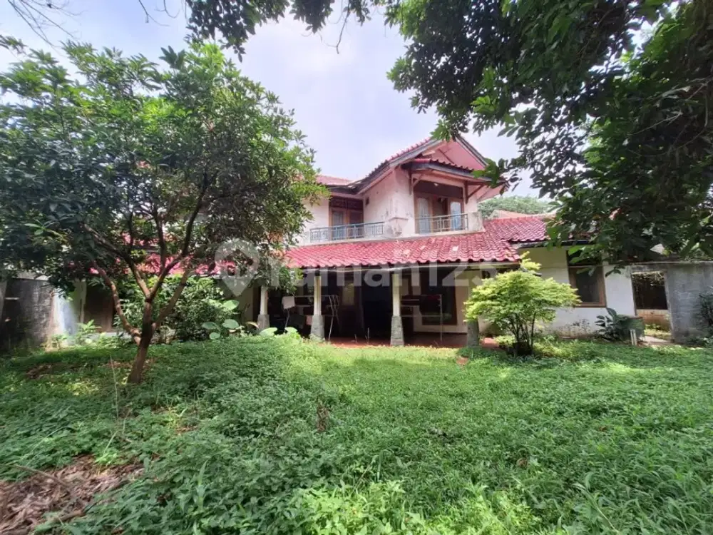 Rumah Usaha Posisi di Pinggir Jalan Utama, 2 Menit ke Jak Sel