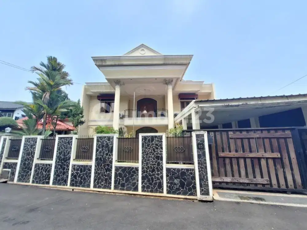 Rumah Istimewa Di Ujung Jakarta Timur