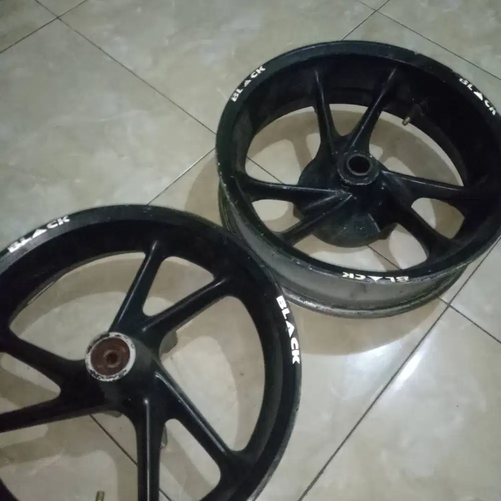 Velk Ori bekas Nmax lama
