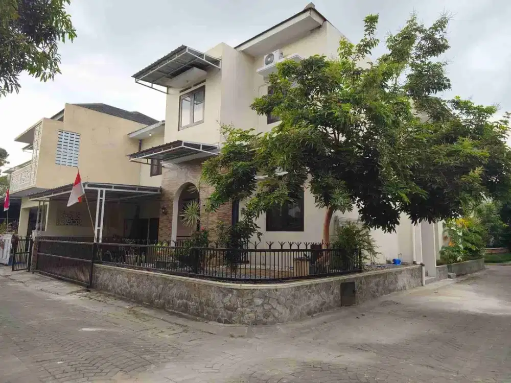 disewakan rumah 2 lantai full furnish dalam perum bersatpam dekat kampus UMY dan RS pku