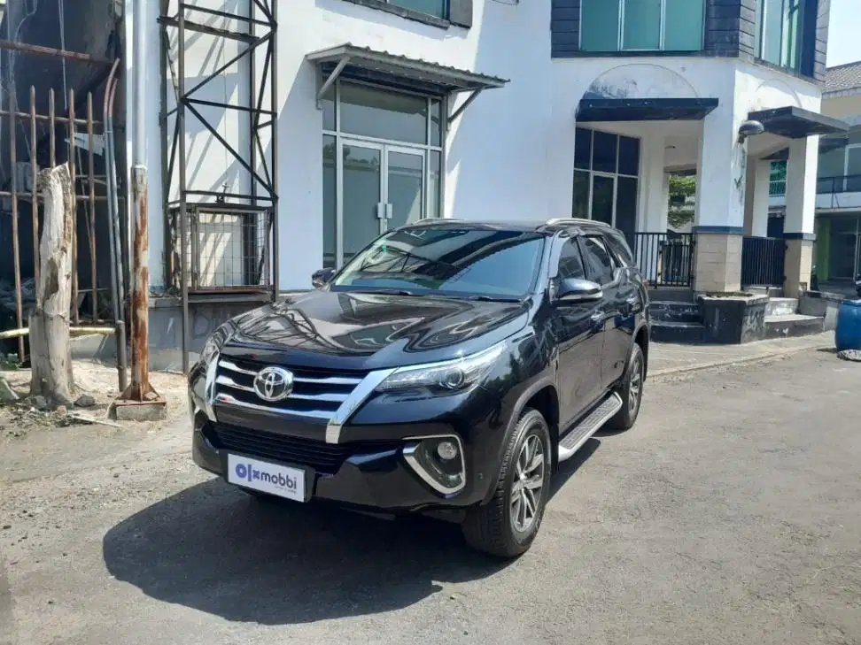 Hot Sale - Toyota Fortuner 2.4 4x2 VRZ Solar AT 2016 Hitam