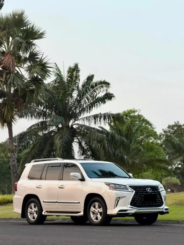 MODS 100JT! CASH! Lexus LX570 5.7 4x4 Luxury AT 2012 Facelift F-Sport