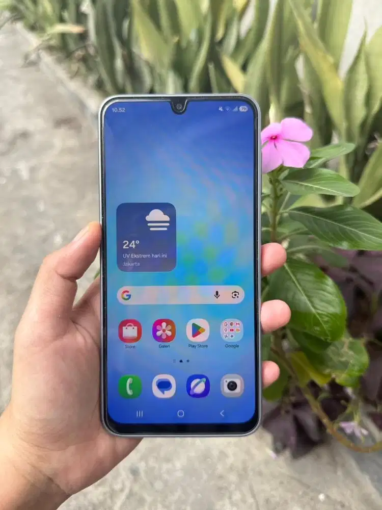 Samsung A17 warna gray 8 GB/128 GB