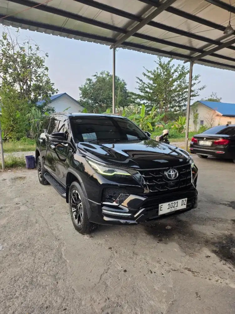 FORTUNER 2.8 GR SPORT 2022 HITAM