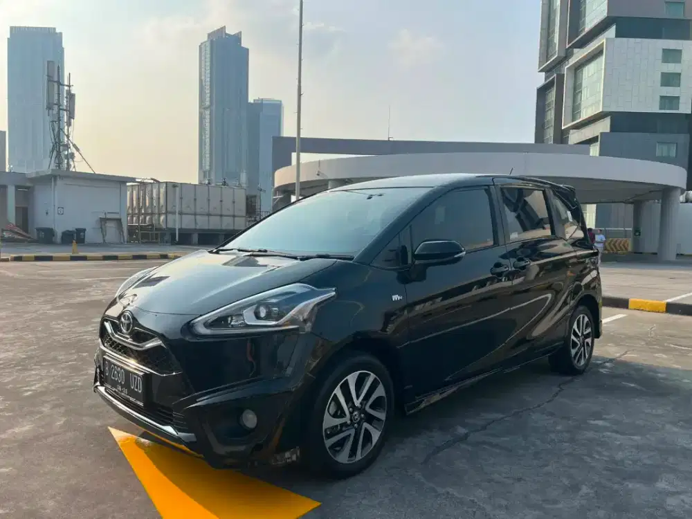 Toyota Sienta 1.5 Q 2021