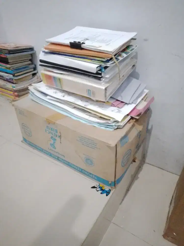 Dijual Botot Buku Bekas, Kertas HVS dan CD Bekas