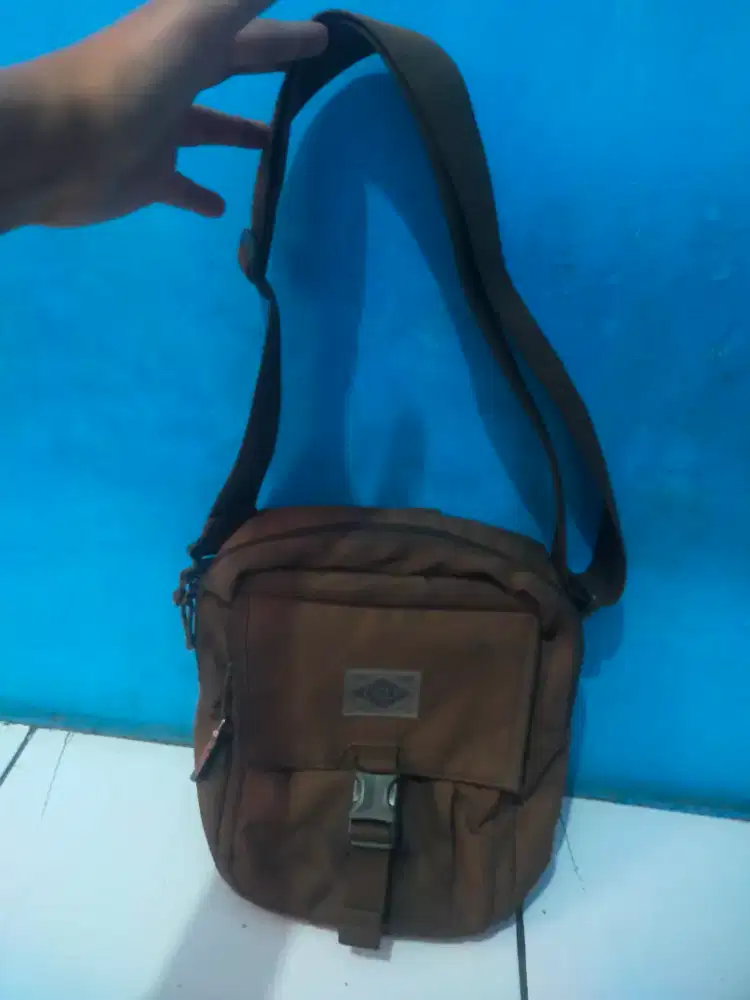 di jual tas Selempang merek eiger