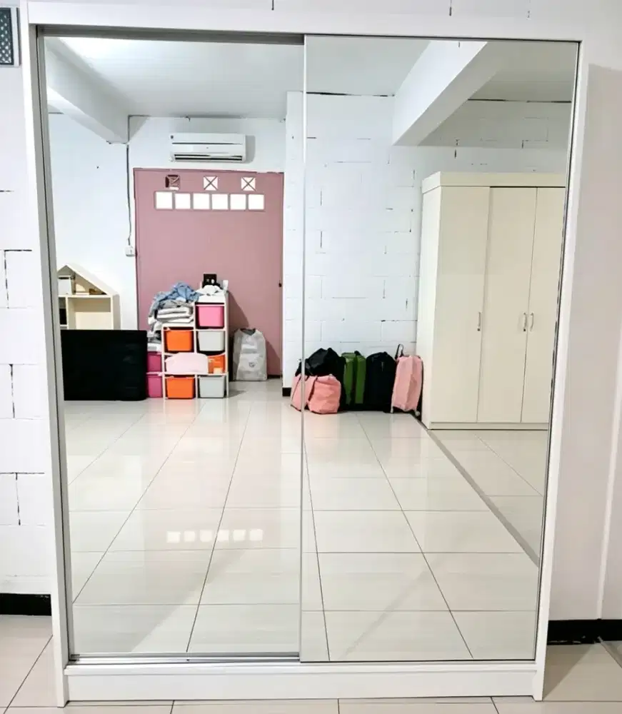 Lemari pakaian seleding 2 pintu pul cermin