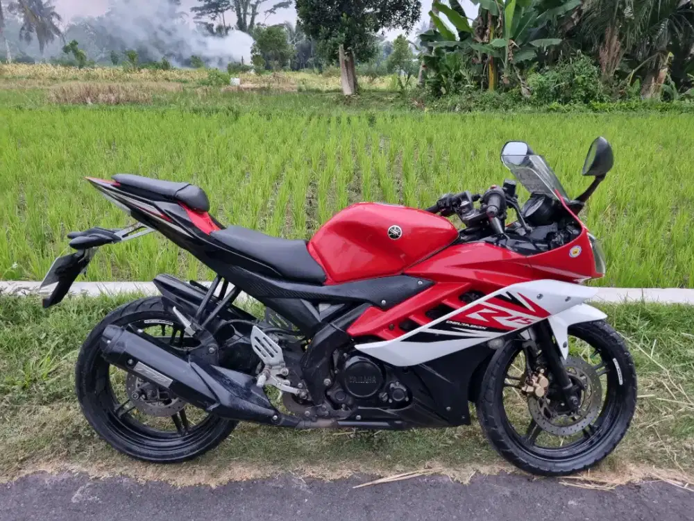 YAMAHA R15 V2 2016