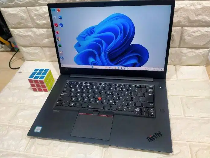 LENOVO X1 CARBON I5 GEN8 8/256 LAYAR 14 INCH *RT