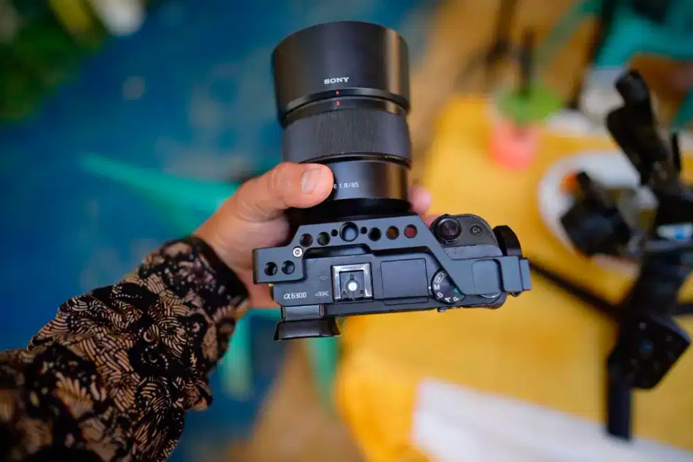 Kamera a6300 sudah sama lensa