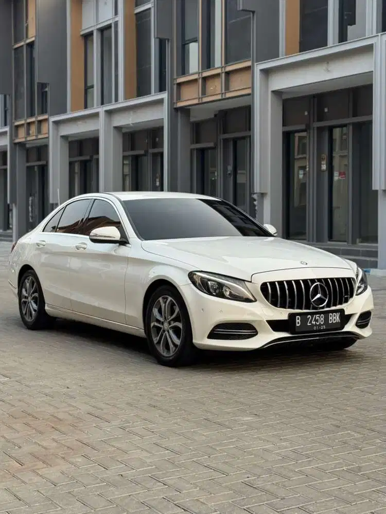 Mercedes-Benz C200 2015 Bensin