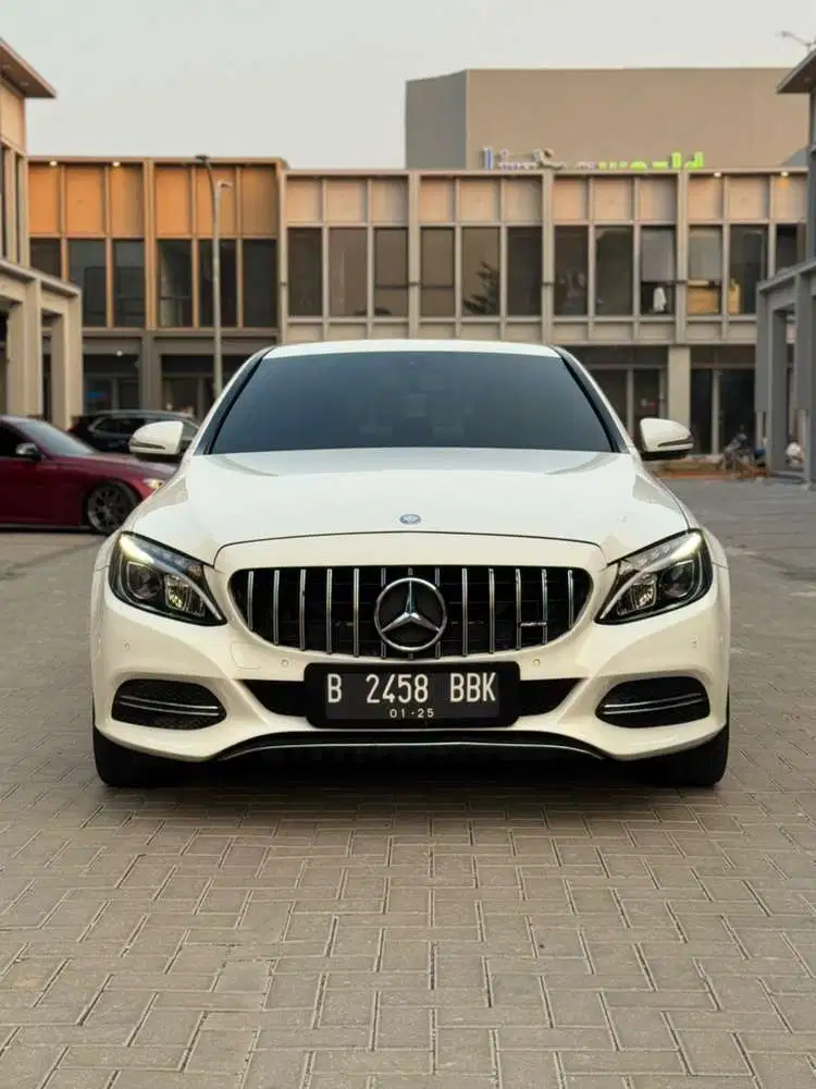 Mercedes-Benz C200 2015 Bensin