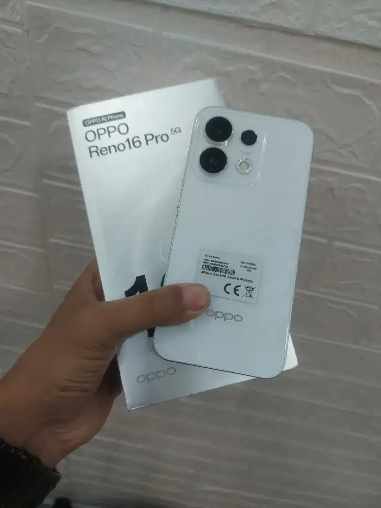 OPPO RENO 16 PRO 5G Ram 12/256GB Garansi JULI 2027 Mulus Like New.