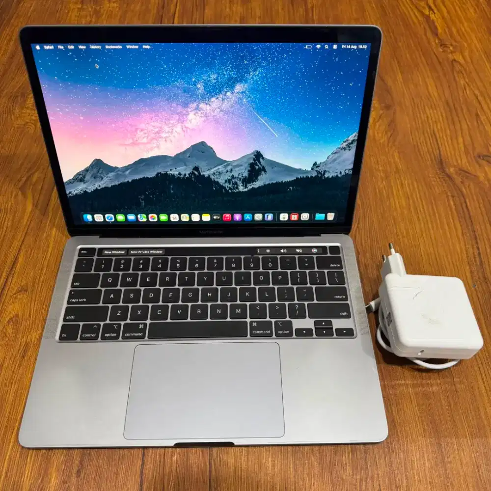 Macbook pro 2020 13 inch ram 32gb ssd 512gb i7 siap pakai bisa cod