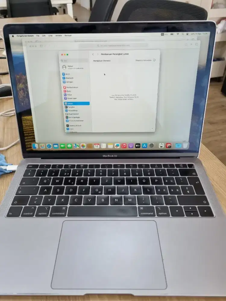 Macbook Air 2018 8/128 pemakaian
