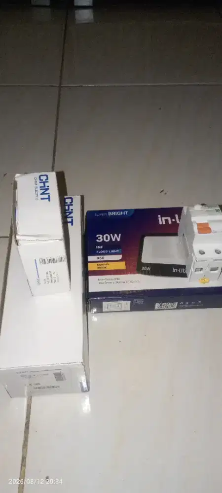 MCB dan lampu tembak