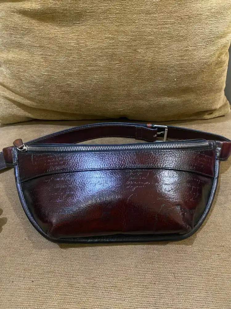 Waistbag berluti brown platina scritto kaligrapi leather mewah net pri