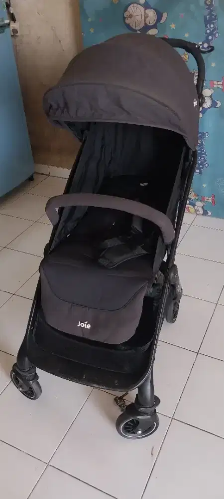 Stroller joie meet tourist